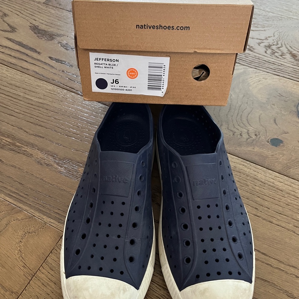Native Shoes Jefferson Men's Sneakers in Dark Blue and Off-White